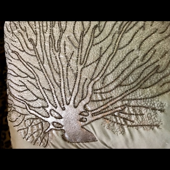 Coastal Collection By ENVOGUE 2 Pillows - Picture 2 of 10